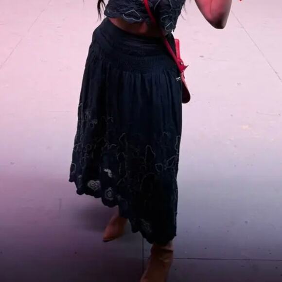 SEA Blue Eyelet Full Midi Skirt SIZE 4 Embroidered Prairie Western Designer $485 - Picture 5 of 13